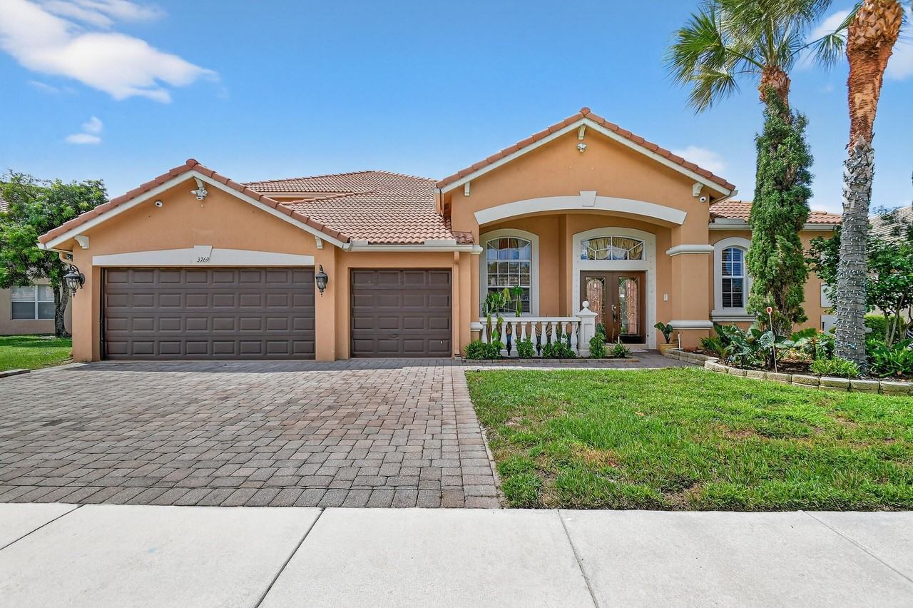 3769 Victoria Rd - Photo 7 of 50