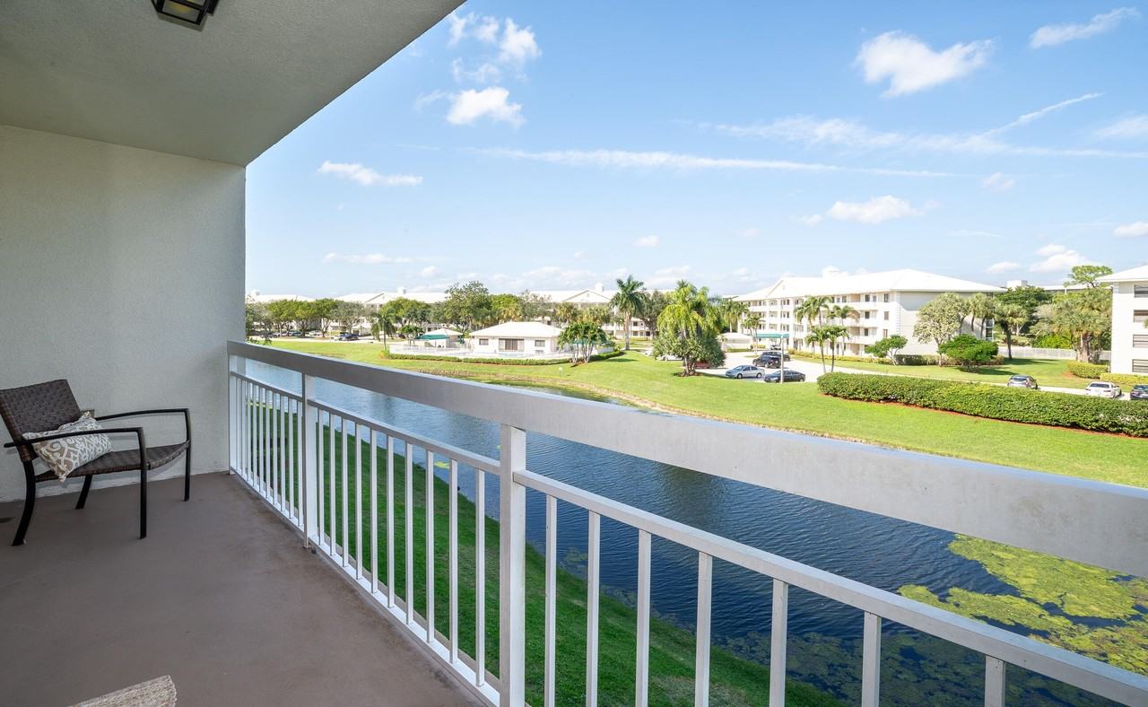 6217 Balboa Cir #306 - Photo 5 of 32