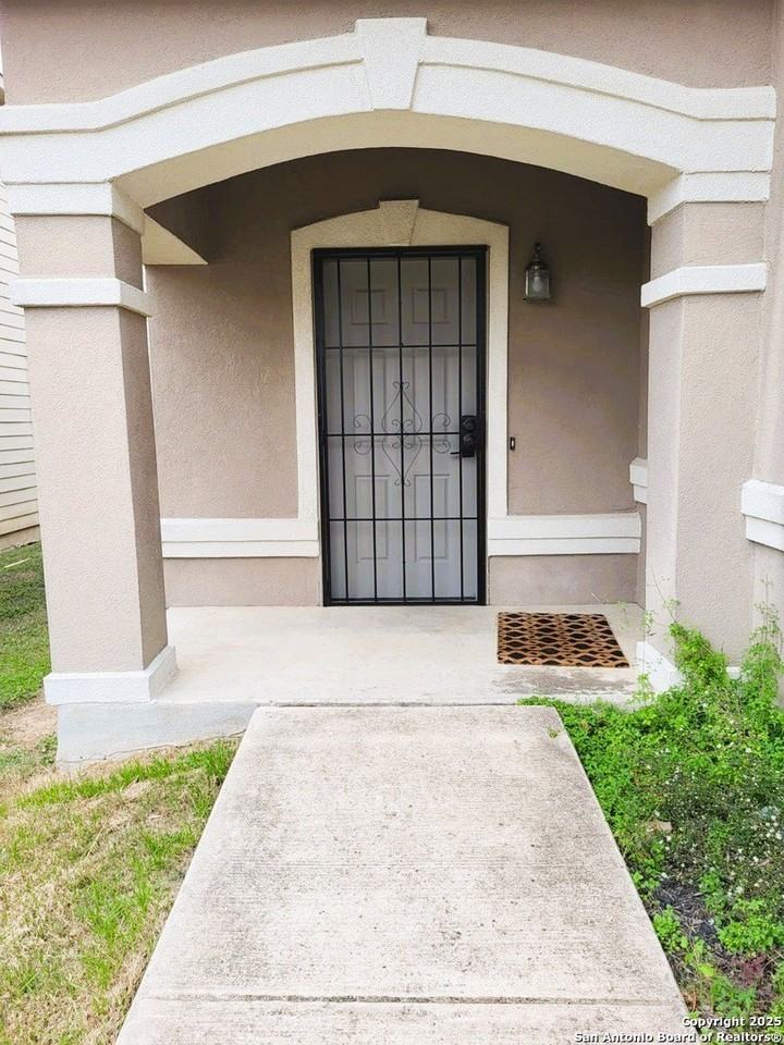 7418 Bluebonnet Bay - Photo 2 of 15