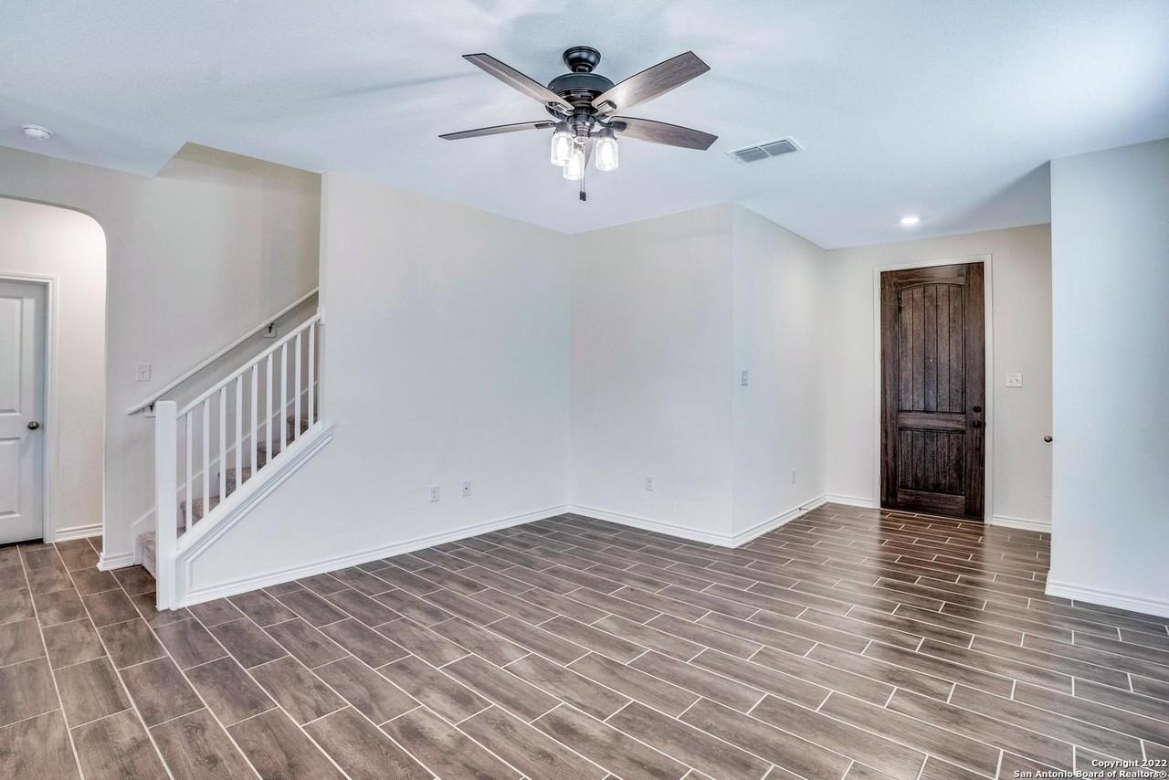 7915 Bonsai Bay - Photo 5 of 26