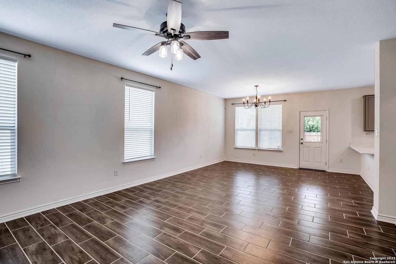 7915 Bonsai Bay - Photo 6 of 26