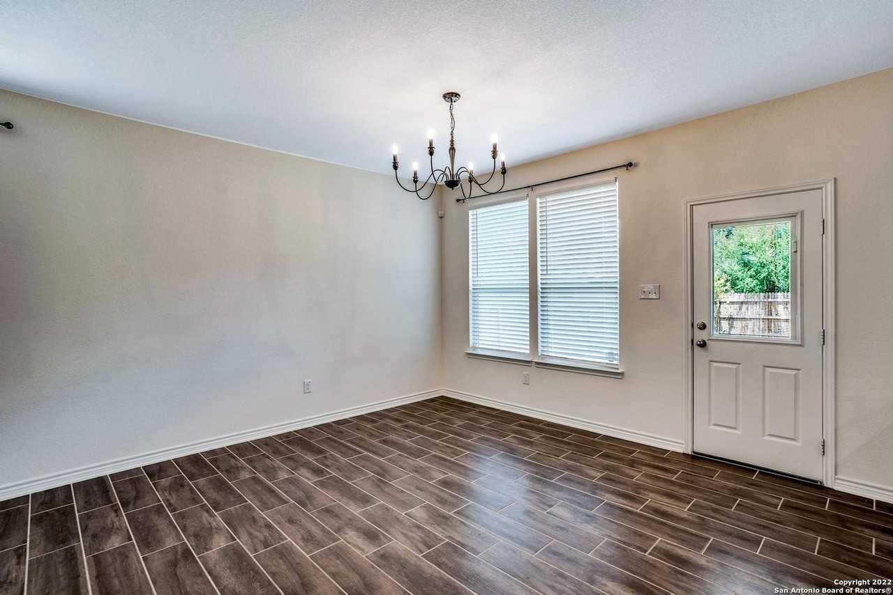 7915 Bonsai Bay - Photo 7 of 26