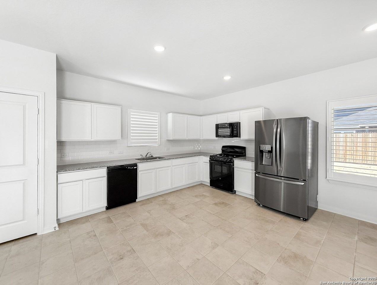 8303 Kettles Rdg - Photo 6 of 31