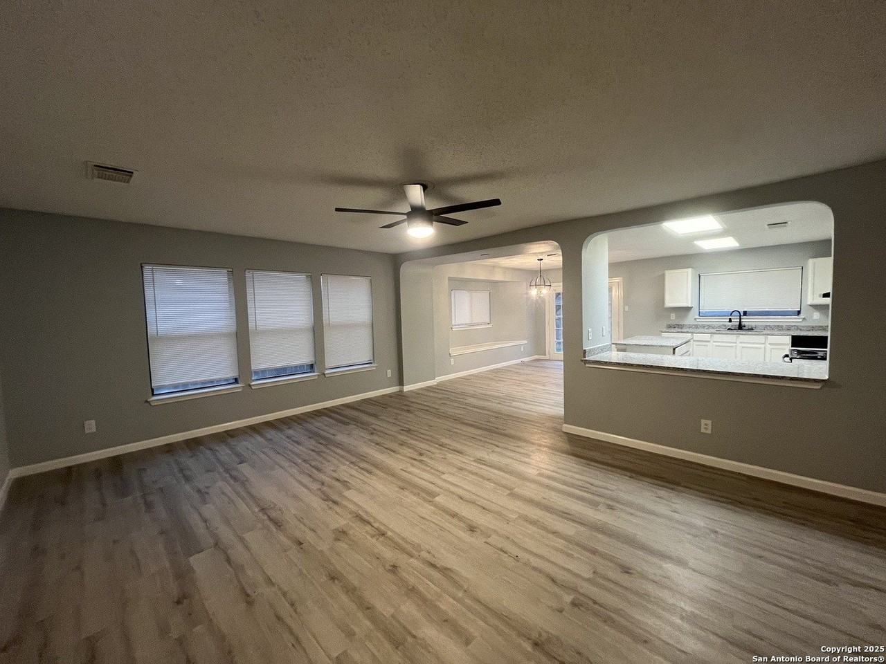 8230 Cantura Mls - Photo 5 of 31