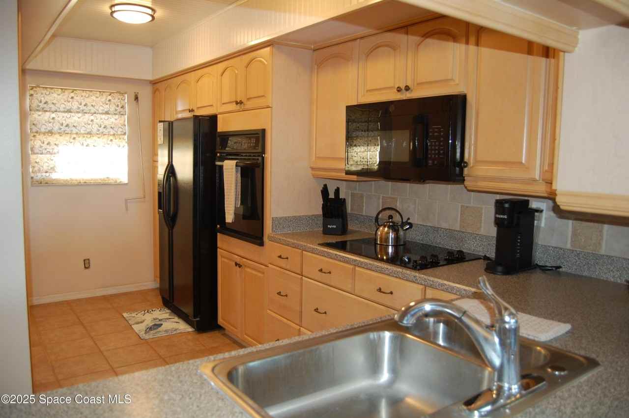 1860 N Atlantic Ave Apt B504 #B504 - Photo 4 of 20