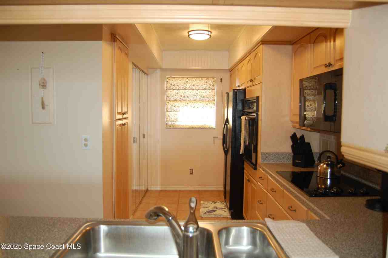 1860 N Atlantic Ave Apt B504 #B504 - Photo 5 of 20