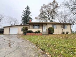 featured image of 4640 Plantation Dr