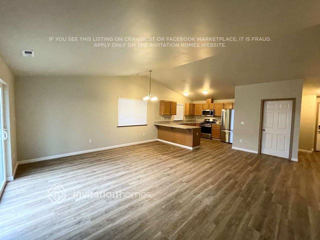 10612 63rd Dr Ne - Photo 3 of 13
