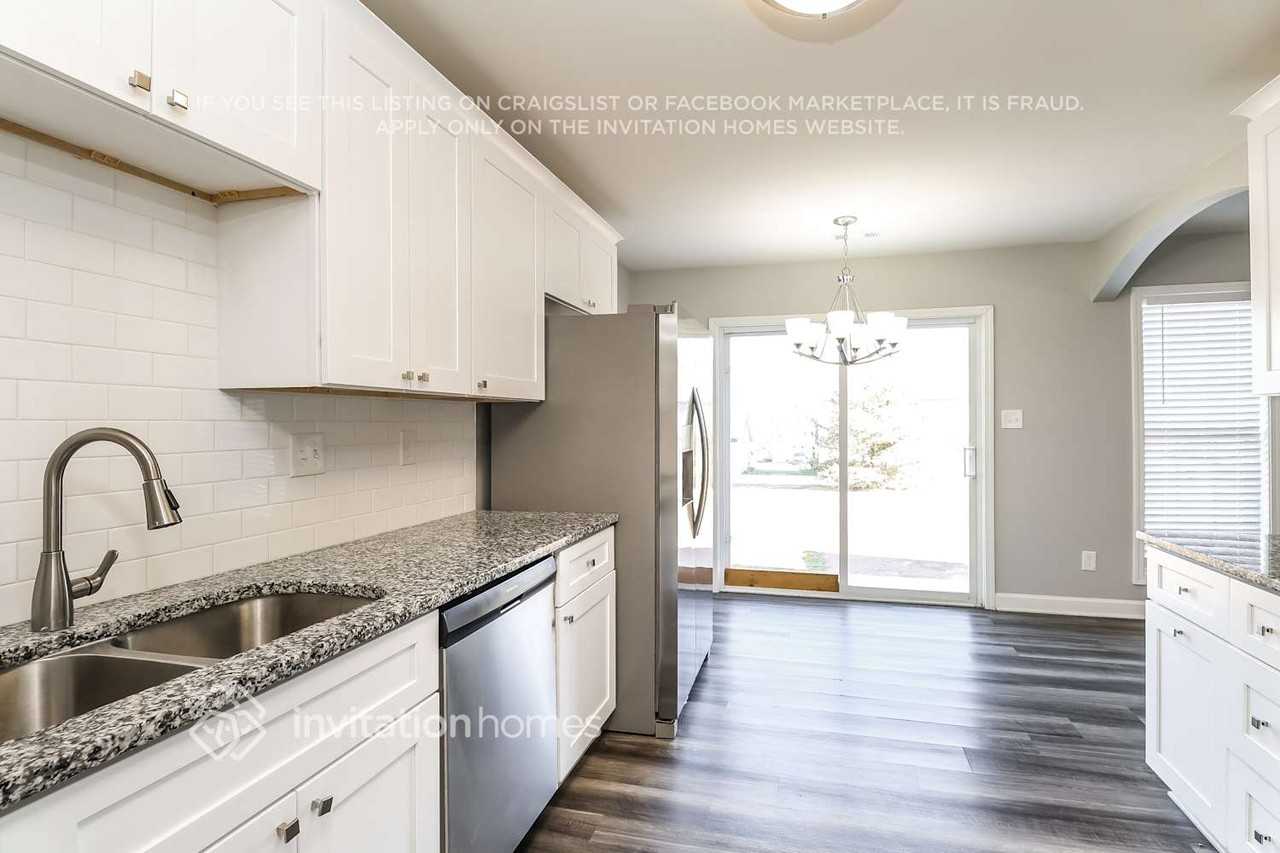 2500 Gelsinger Ave - Photo 6 of 17