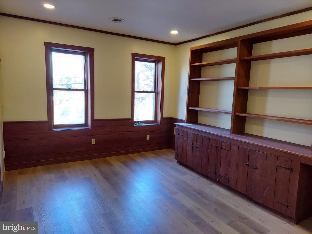 264 W Market St #2 - Photo 3 of 12