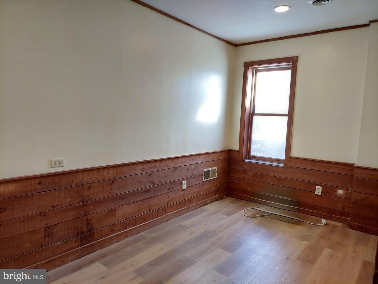 264 W Market St #2 - Photo 6 of 12