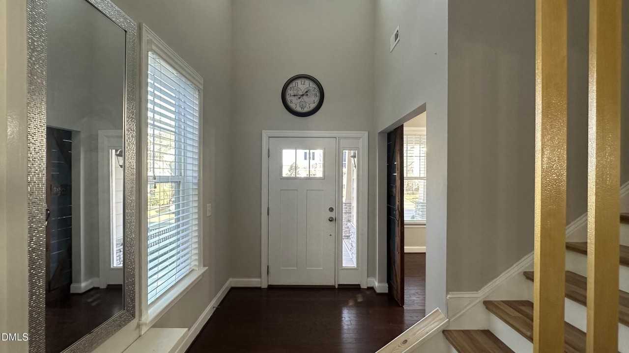 221 Hensley Oak Way - Photo 3 of 45