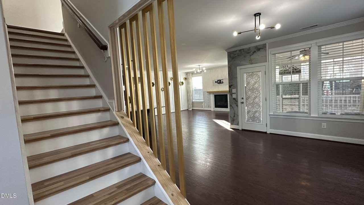 221 Hensley Oak Way - Photo 6 of 45