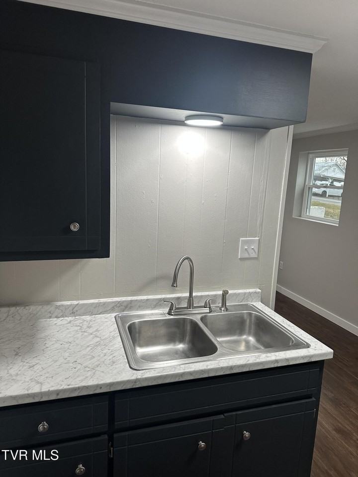 116 Bayberry St Apt 5 #5 - Photo 3 of 14