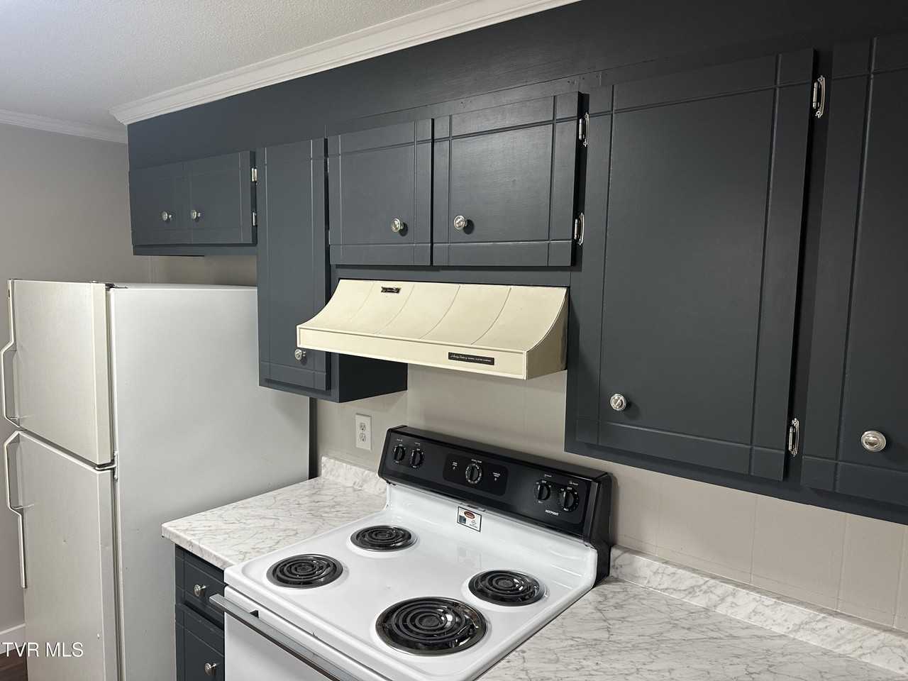 116 Bayberry St Apt 5 #5 - Photo 4 of 14