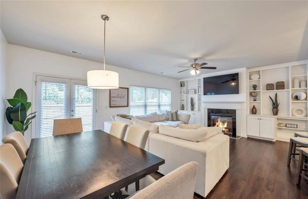 378 Mulberry Row Se - Photo 2 of 12