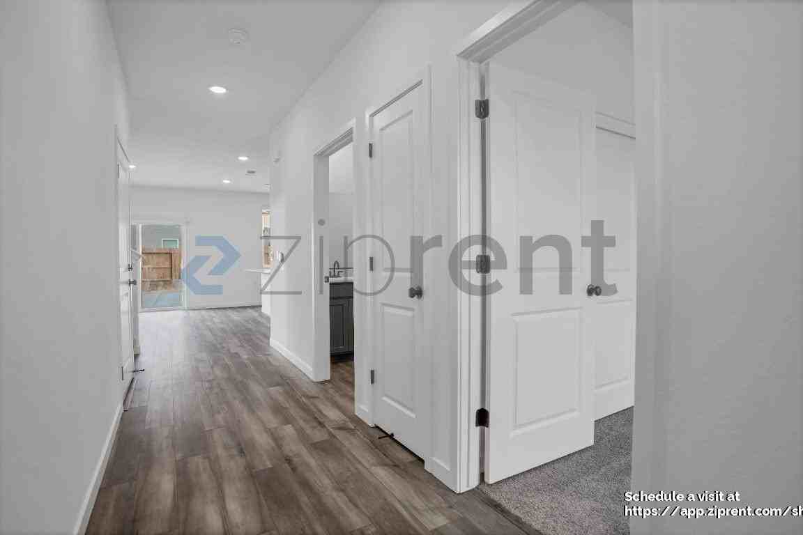 4654 Sami Jo Dr - Photo 5 of 39