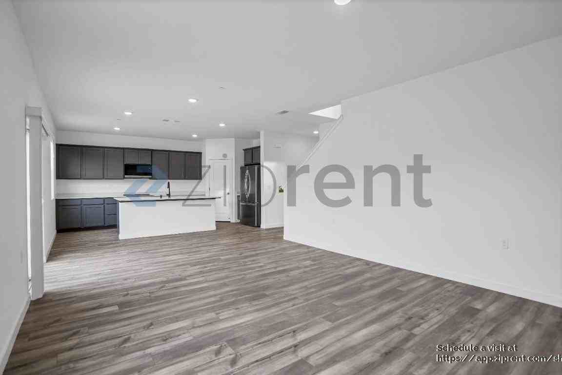 4654 Sami Jo Dr - Photo 7 of 39