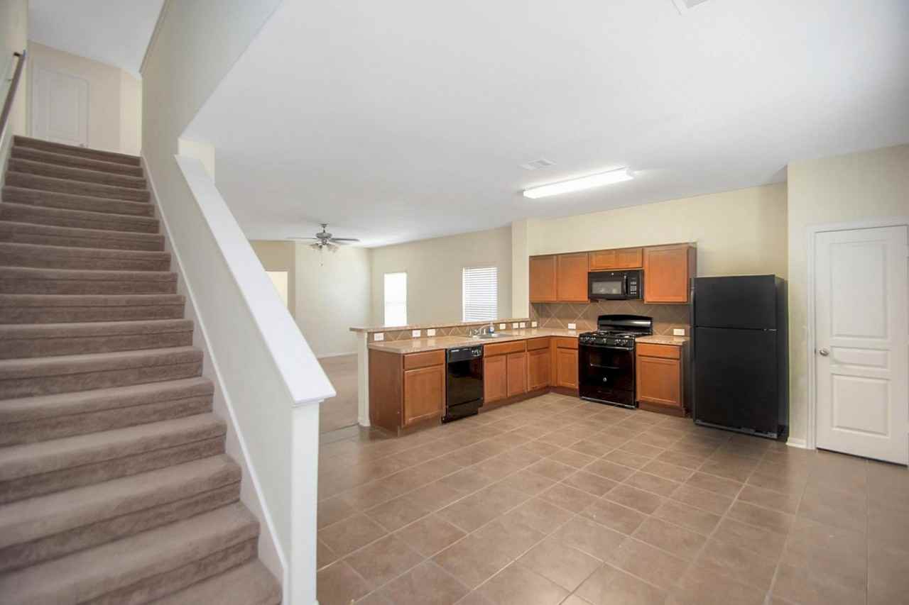 17434 Solly Oak Pl - Photo 4 of 25