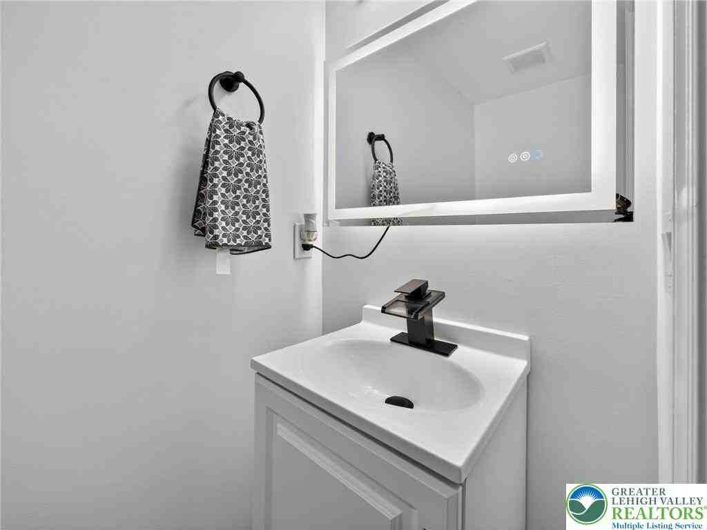 8450 Putnam Ct - Photo 6 of 15