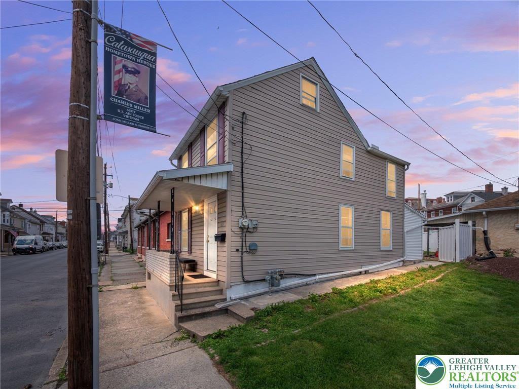 115 2nd St - Photo 3 of 26