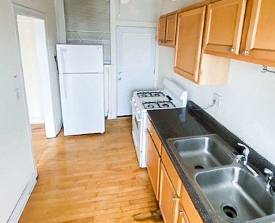 N Damen Ave & W Foster Ave - Photo 4 of 9