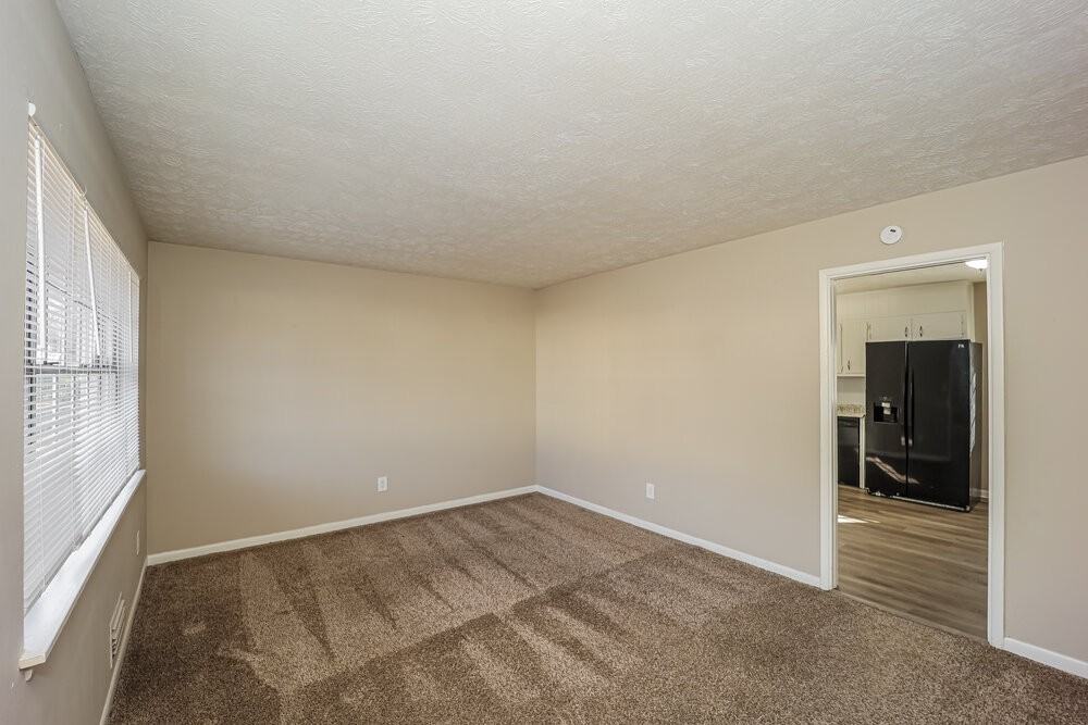 7323 Mockingbird Trl - Photo 5 of 18