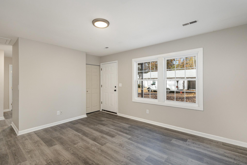 11134 Pine Hill Rd - Photo 3 of 19