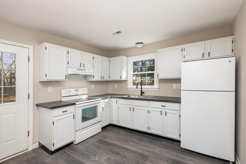 11134 Pine Hill Rd - Photo 6 of 19