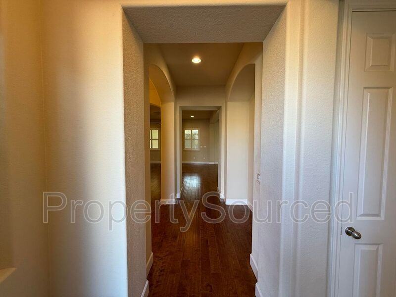 1086 Harvest Mill Dr - Photo 4 of 36