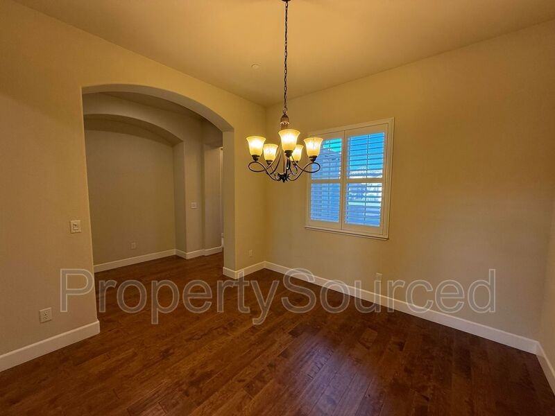 1086 Harvest Mill Dr - Photo 5 of 36