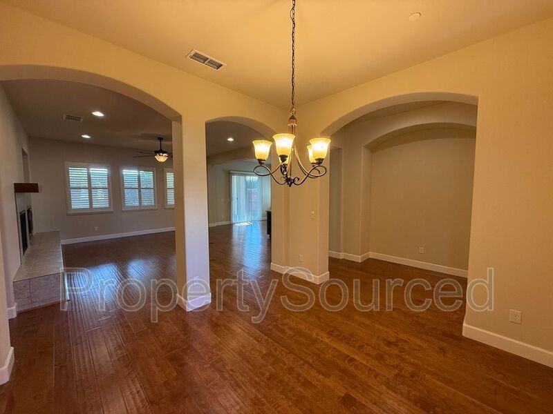 1086 Harvest Mill Dr - Photo 7 of 36