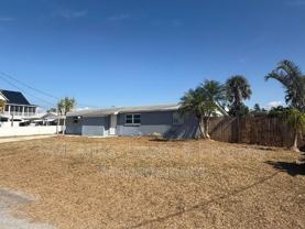 818 Bayview Dr - Photo 1 of 1