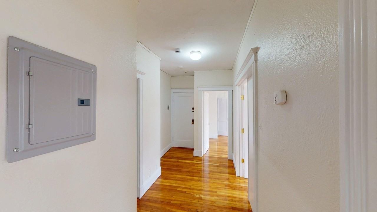 12 Vinal St - Photo 3 of 16