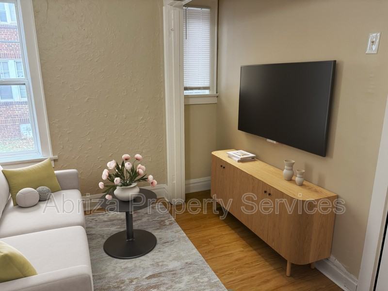 4215 Neosho St #101 - Photo 3 of 13