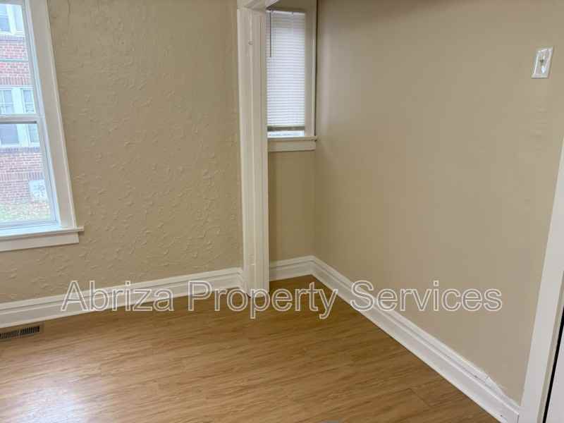 4215 Neosho St #101 - Photo 4 of 13