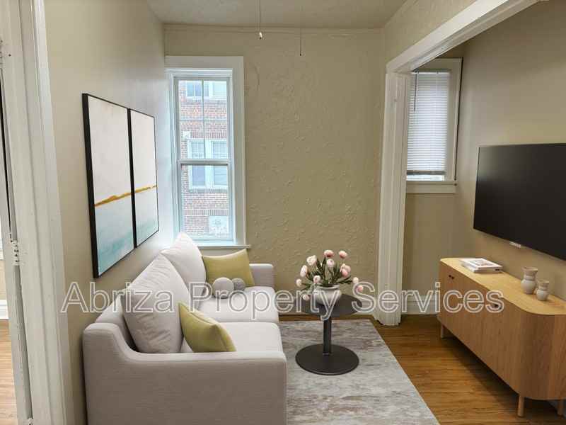 4215 Neosho St #101 - Photo 5 of 13