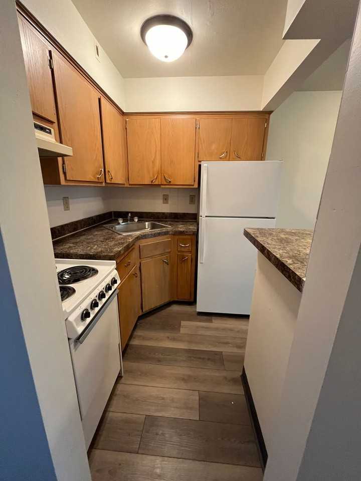 907 N Hawley Rd #1 - Photo 3 of 6