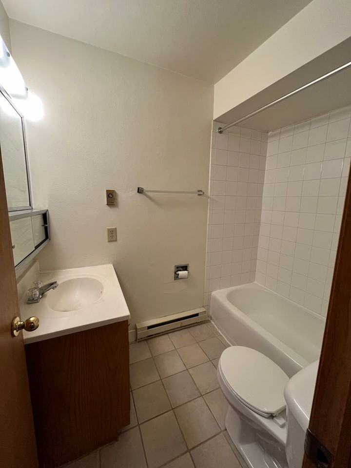 907 N Hawley Rd #1 - Photo 5 of 6