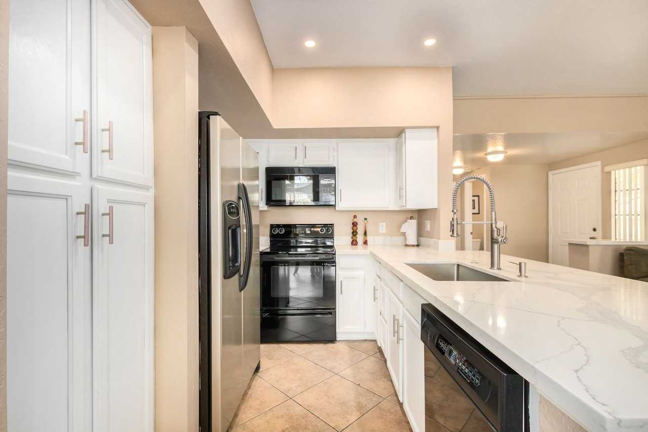 1015 1015 - 9705 E Mountain View Rd #1015 - Photo 6 of 20