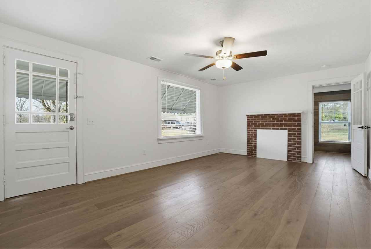 302 College St #302 - Photo 4 of 35