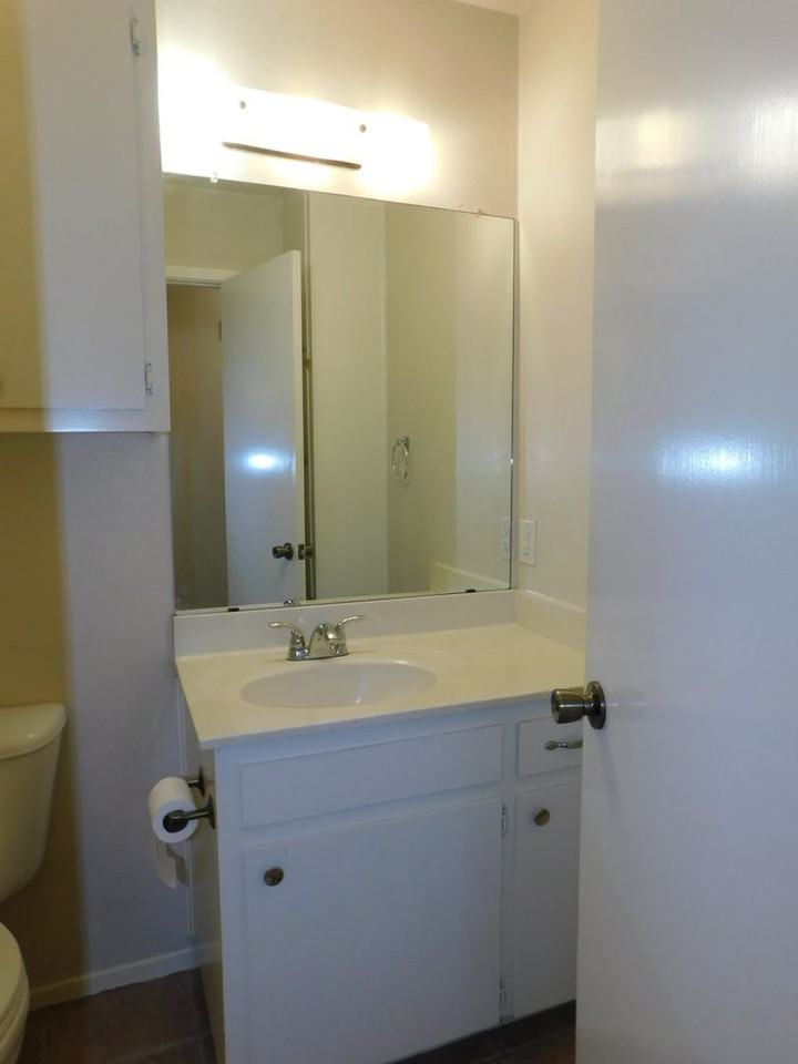 806 Country Aire Dr - Photo 6 of 17