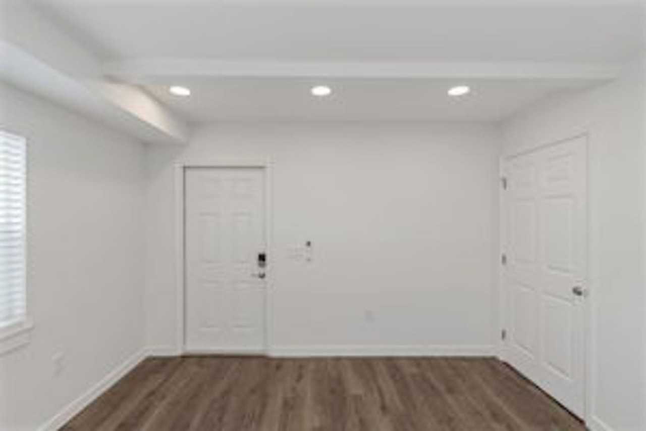 163-165 OSE Rentals LLC - Photo 4 of 11