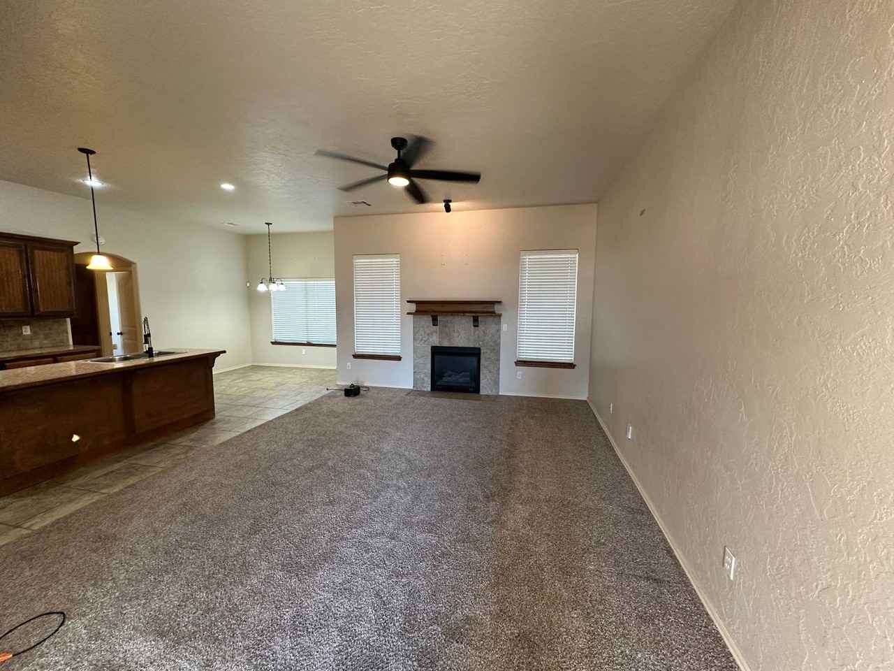 1909 Ne 32nd St - Photo 4 of 27