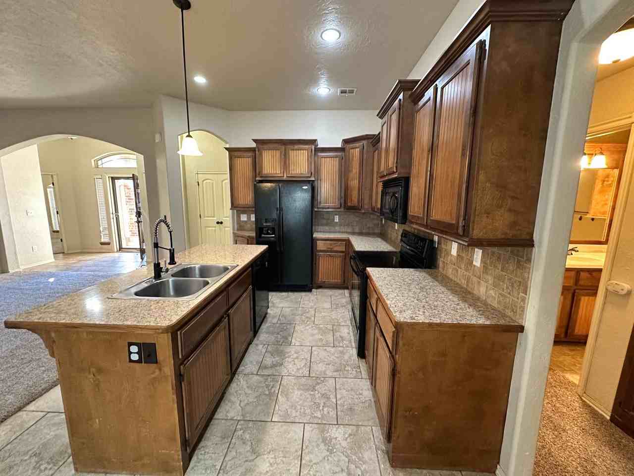 1909 Ne 32nd St - Photo 7 of 27