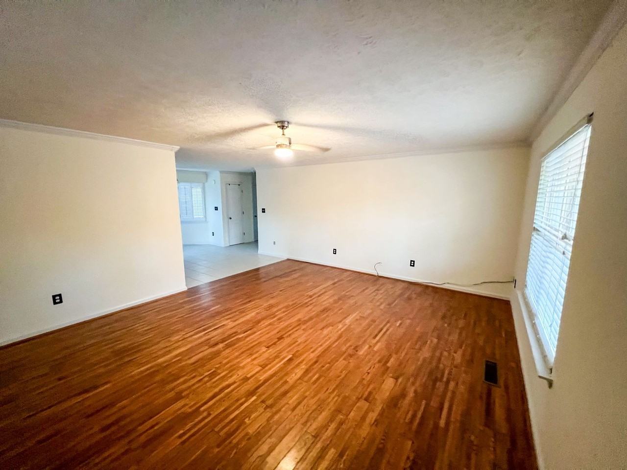 1769 Lakemont Dr S - Photo 3 of 14