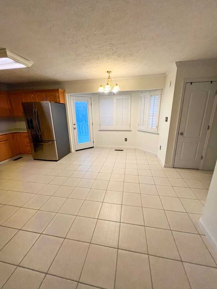 1769 Lakemont Dr S - Photo 5 of 14