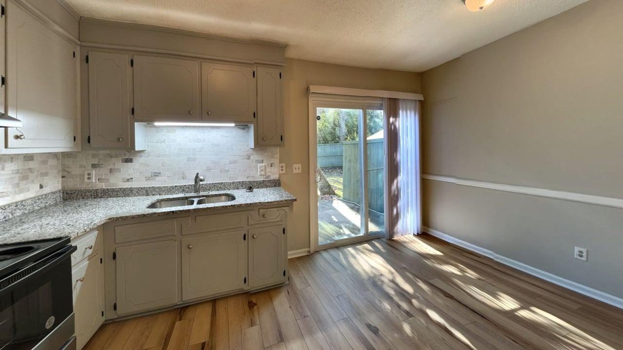 2 & 3 Bedroom Townhomes in West Ashley - Photo 3 of 17