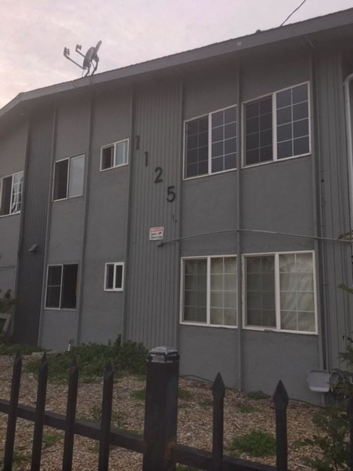 1125 1125 Lacey Lane - 1125 Lacey Ln #4 - Photo 2 of 23