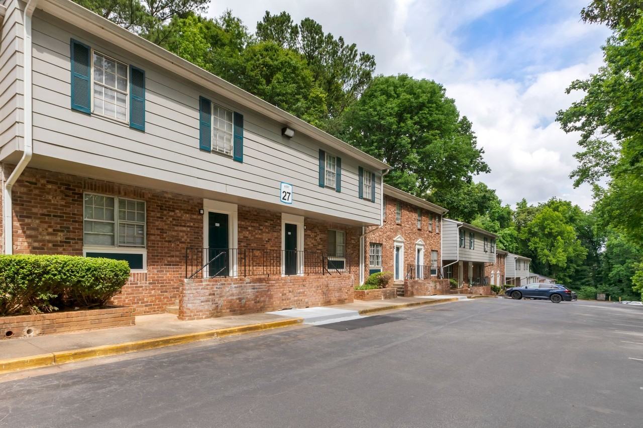 Crystal Grove Townhomes - Photo 6 of 45